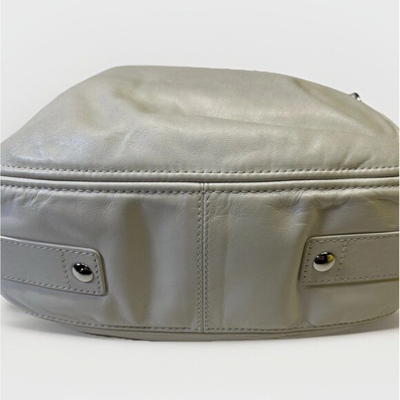 Coach Zoe Leather Hobo Shoulder Bag Ivory A1032-F14706 Dark Silver Hardware - Picture 6 of 10